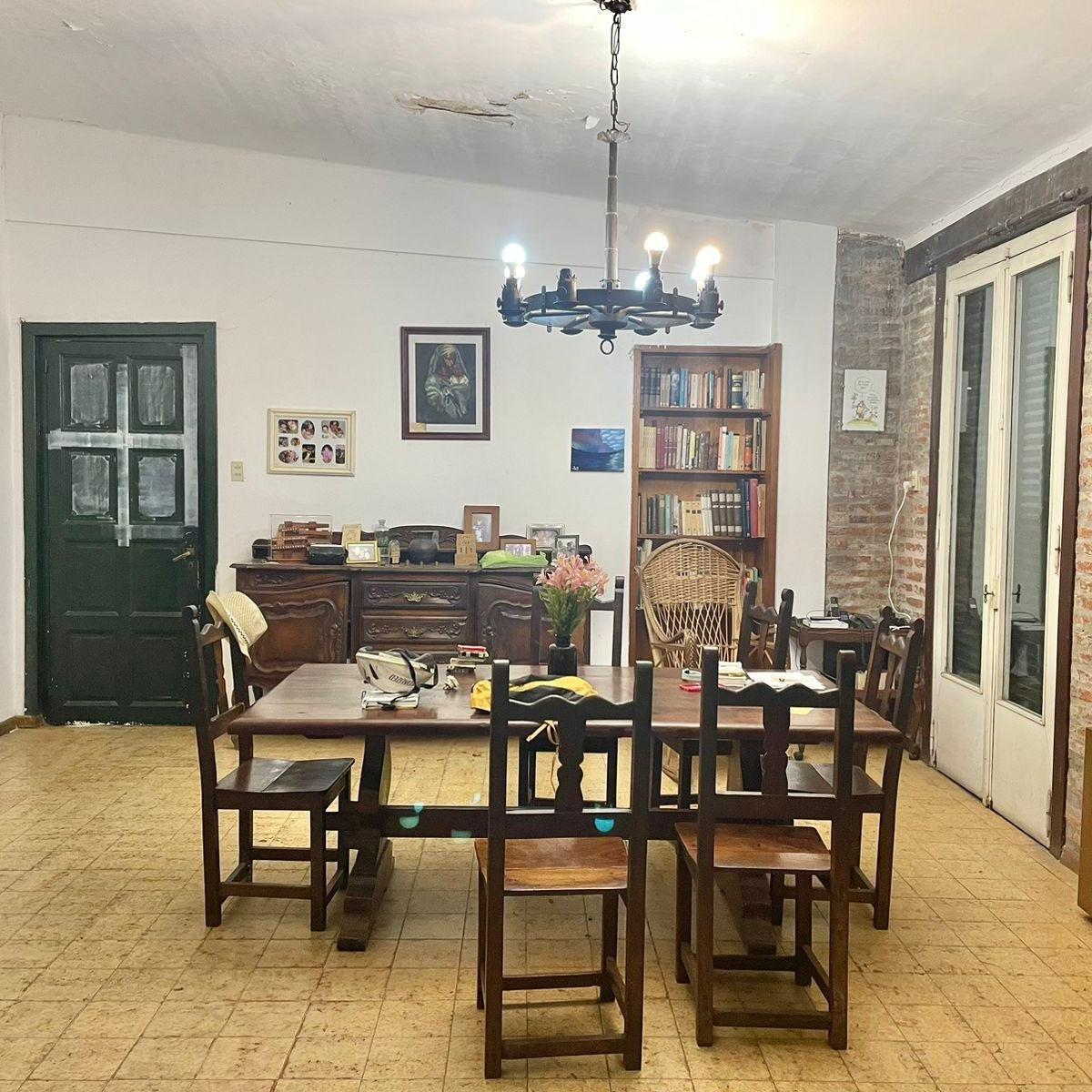 Casa Estilo Antiguo Sobre Gran Lote 3