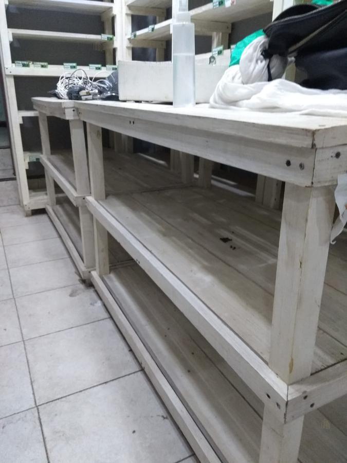 Local | LAVALLE 800