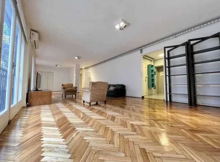 IMPONENTE PISO RECICLADO A NUEVO - SUPER AMPLIO Y LUMINOSO - Belgrano 3