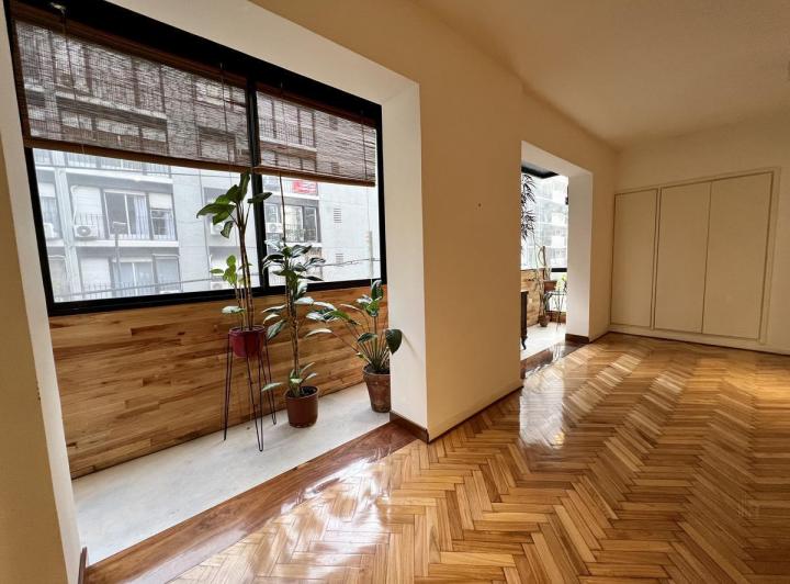 IMPONENTE PISO RECICLADO A NUEVO - SUPER AMPLIO Y LUMINOSO - con cochera- Belgrano 2
