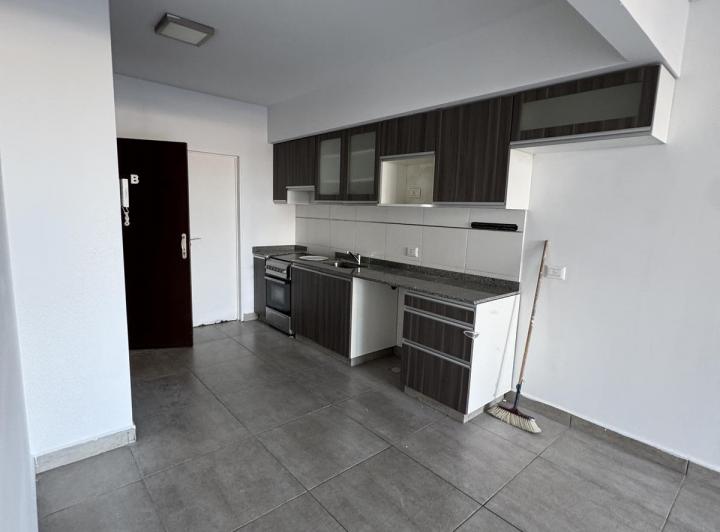 a estrenar con amplio balcón terraza - aire acondicionado - placard- parrilla  - sum - laundry 1