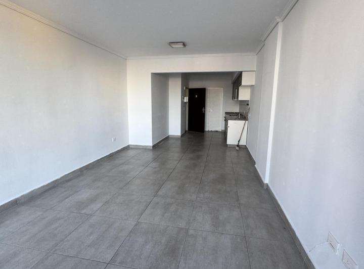 a estrenar con amplio balcón terraza - aire acondicionado - placard- parrilla  - sum - laundry 2