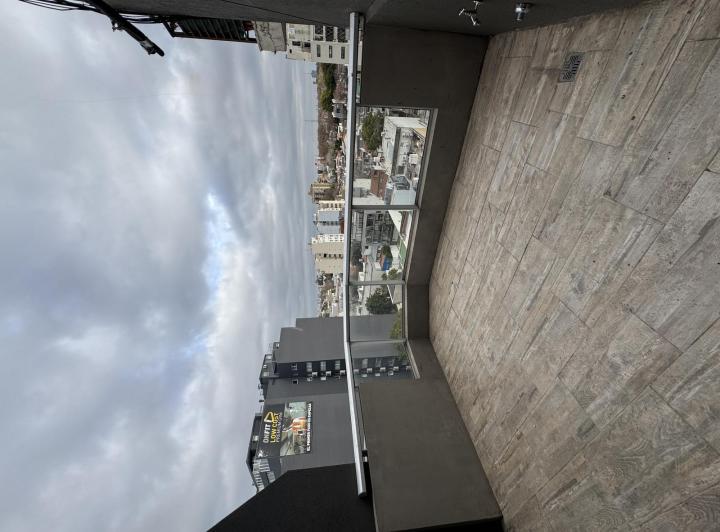 a estrenar con amplio balcón terraza - aire acondicionado - placard- parrilla  - sum - laundry 2