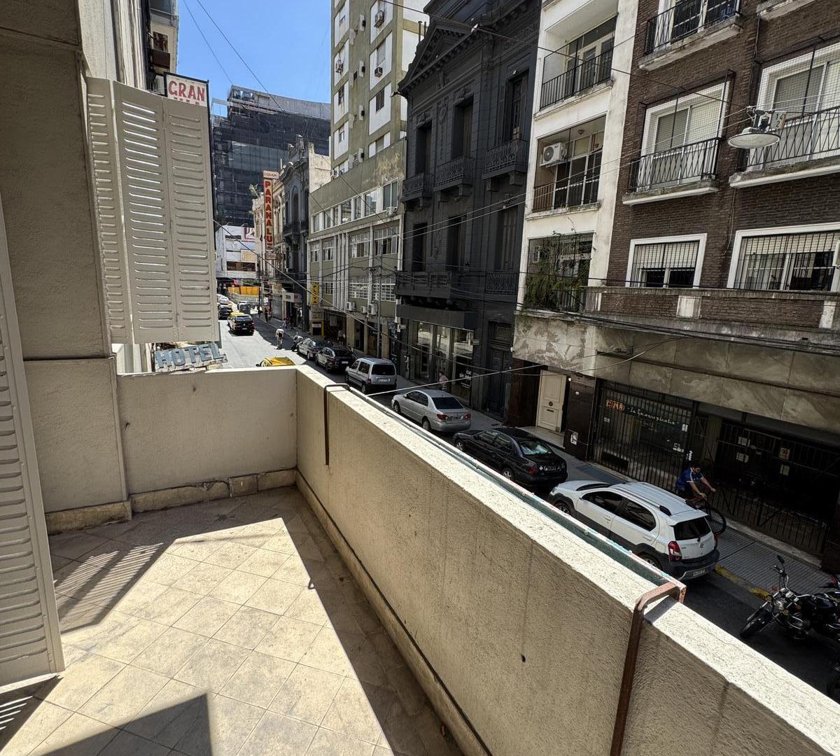3 ambientes super luminoso - balcon - al frente - muy amplio
