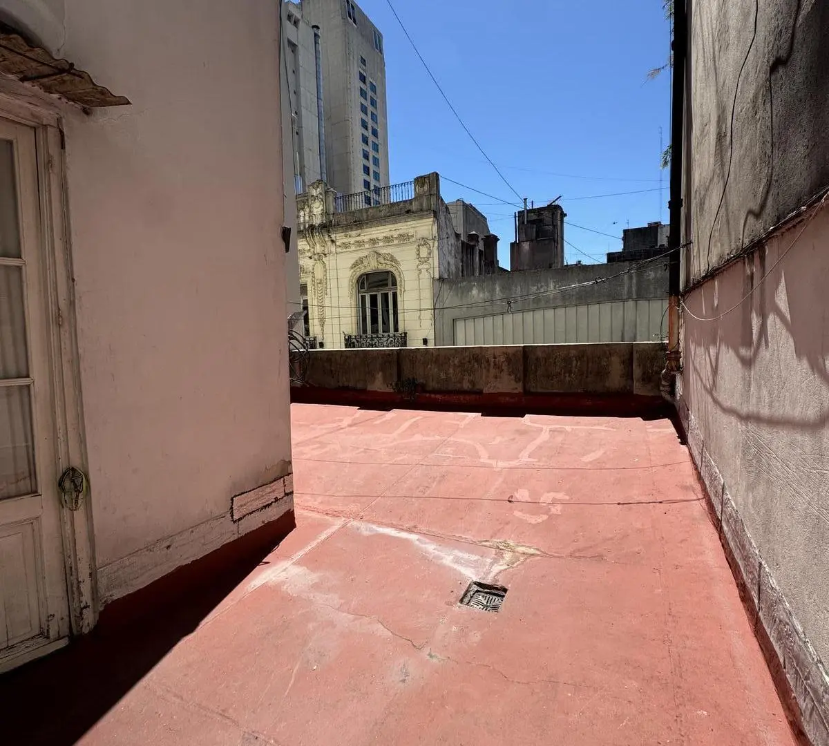 Excelente inversión - Lote propio - 2 locales en pb y 2 pisos de departamentos 8