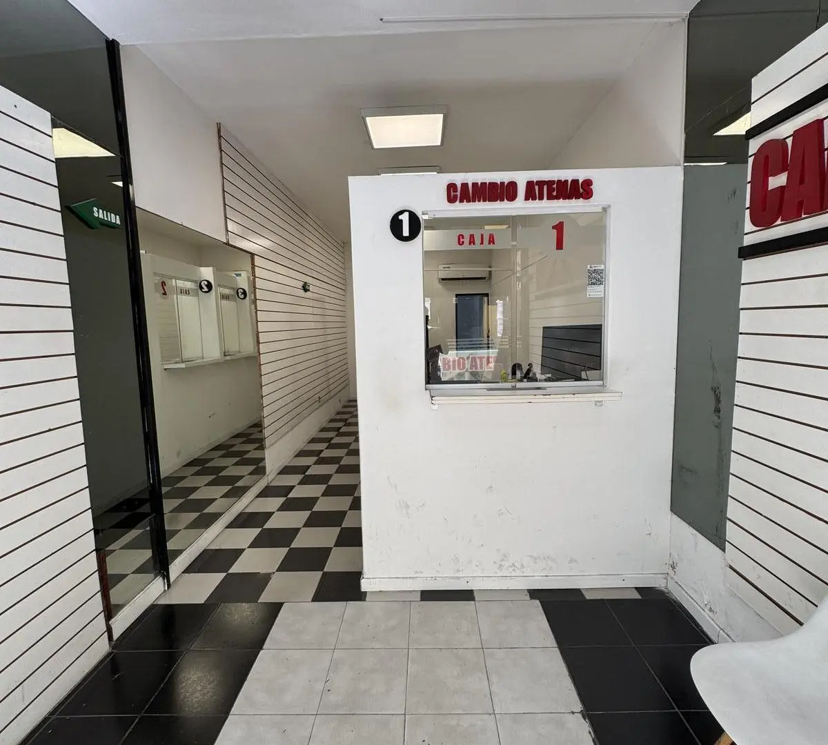 Excelente inversión - Lote propio - 2 locales en pb y 2 pisos de departamentos 2