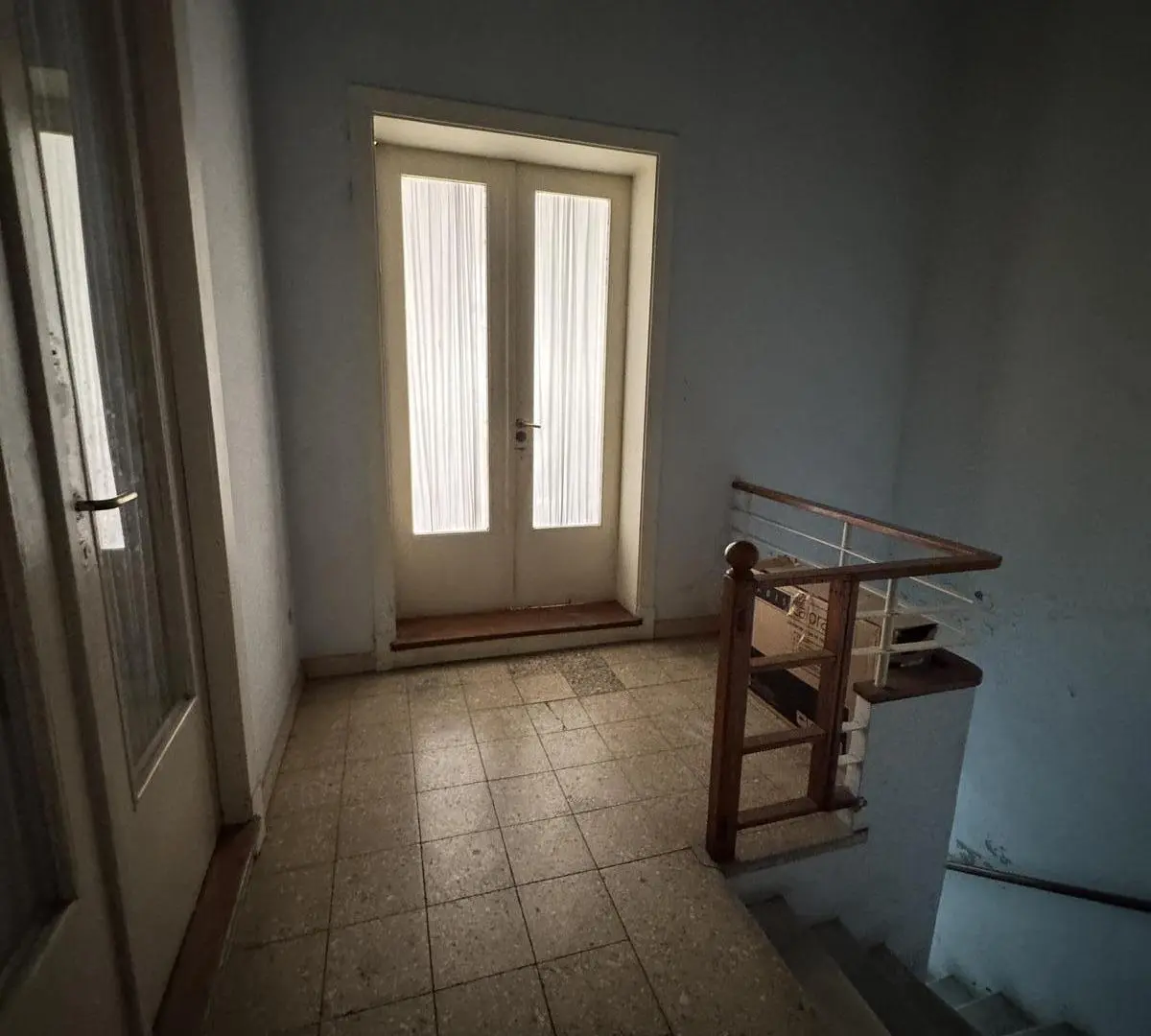 Excelente inversión - Lote propio - 2 locales en pb y 2 pisos de departamentos 8