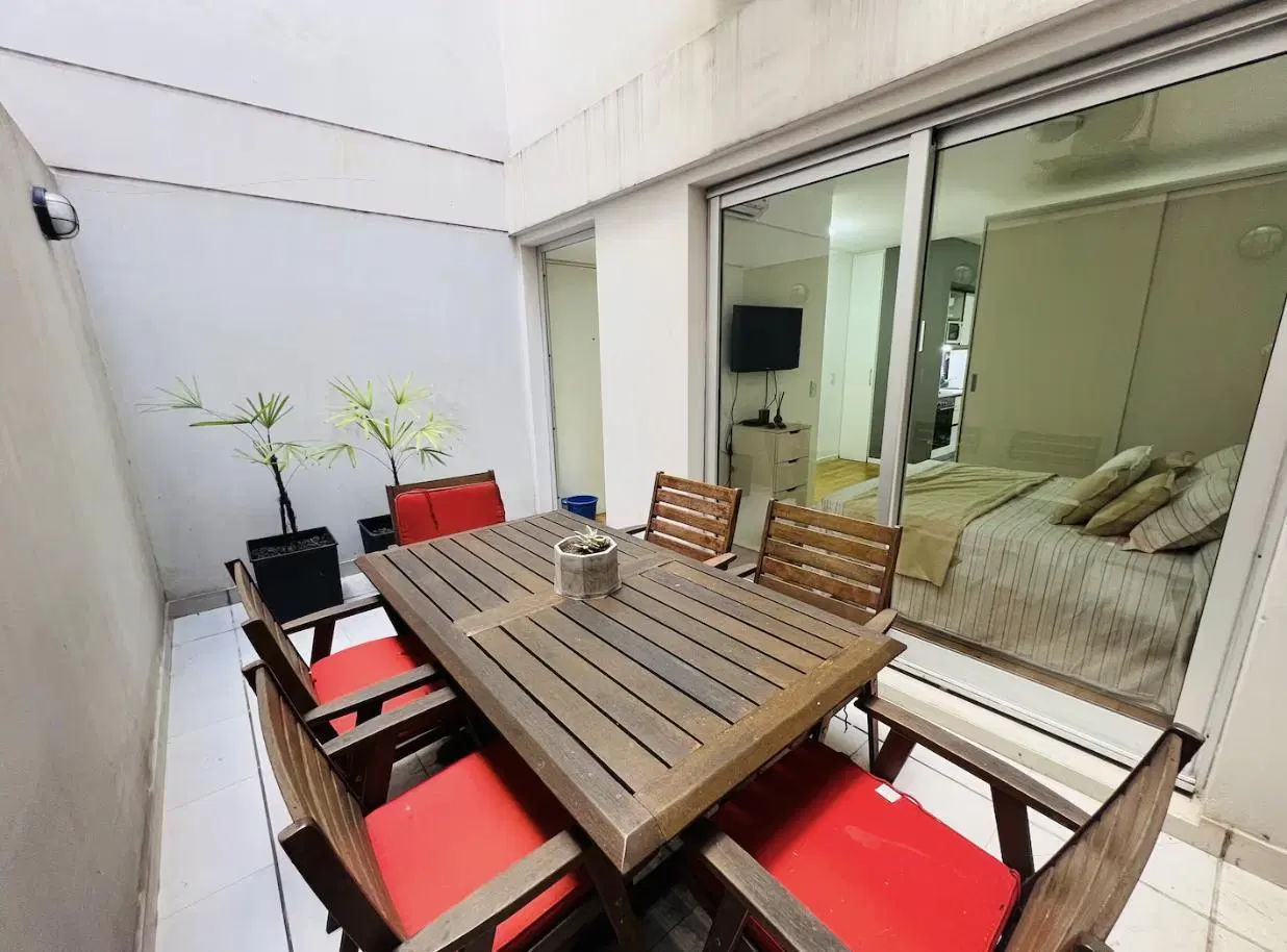 epartamento todo amoblado y equipado - amplio balcon y patio propio - piscina - amenities 4
