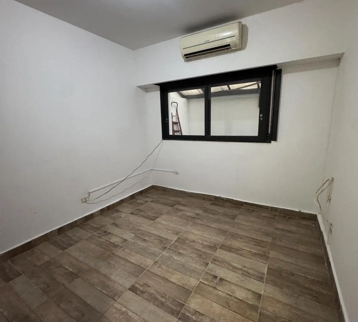 Hermoso departamento con amplio patio cubierto - lavadero - aire acondicionado 5