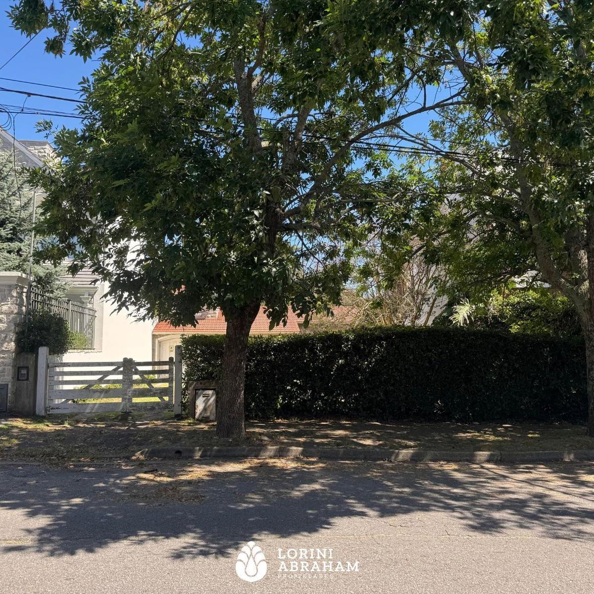 Venta Casa 4 Ambientes Barrio Los Troncos 1