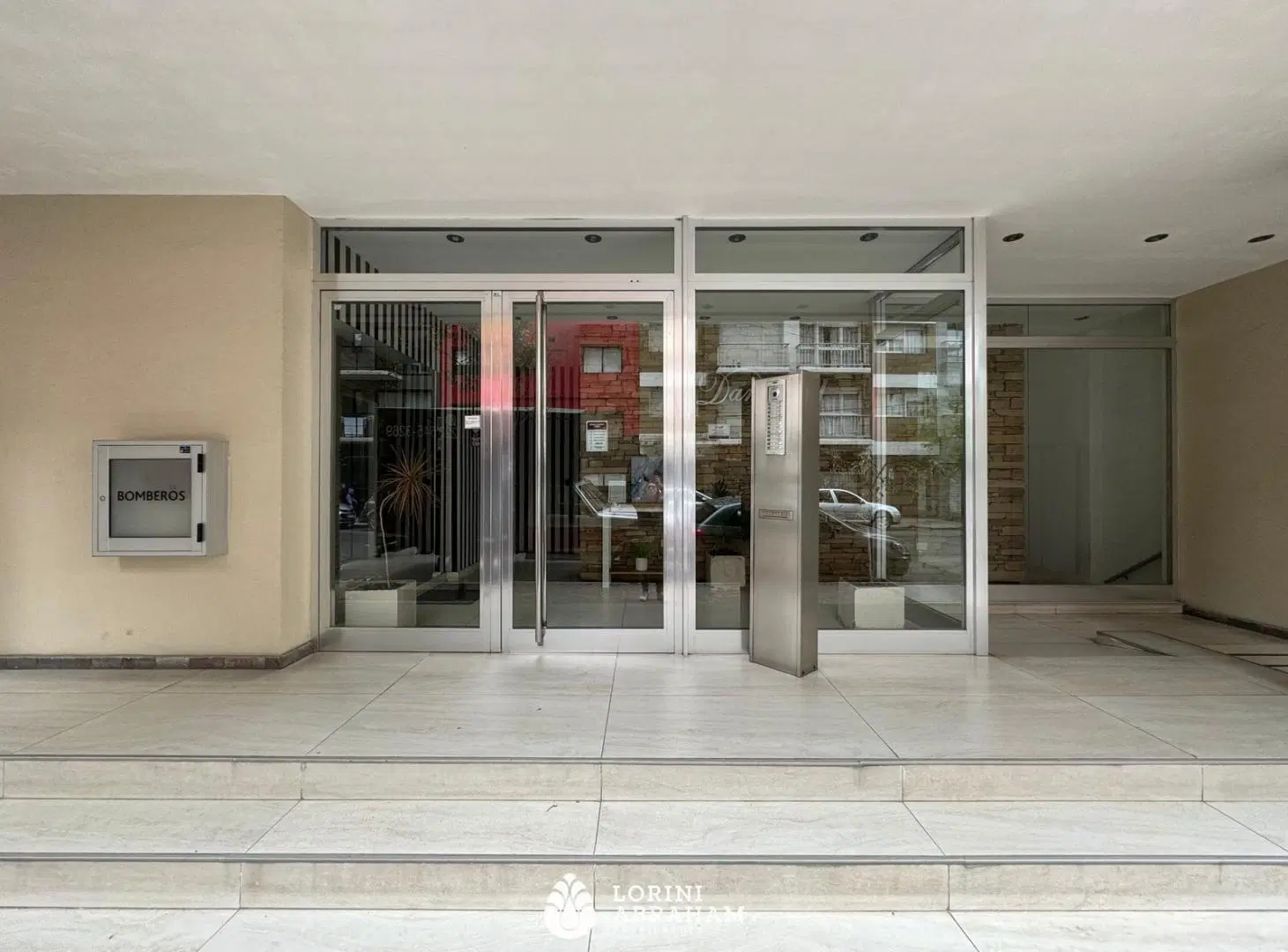 VENTA DEPARTAMENTO 3 AMBIENTES  C/ COCHERA PLAZA MITRE 4