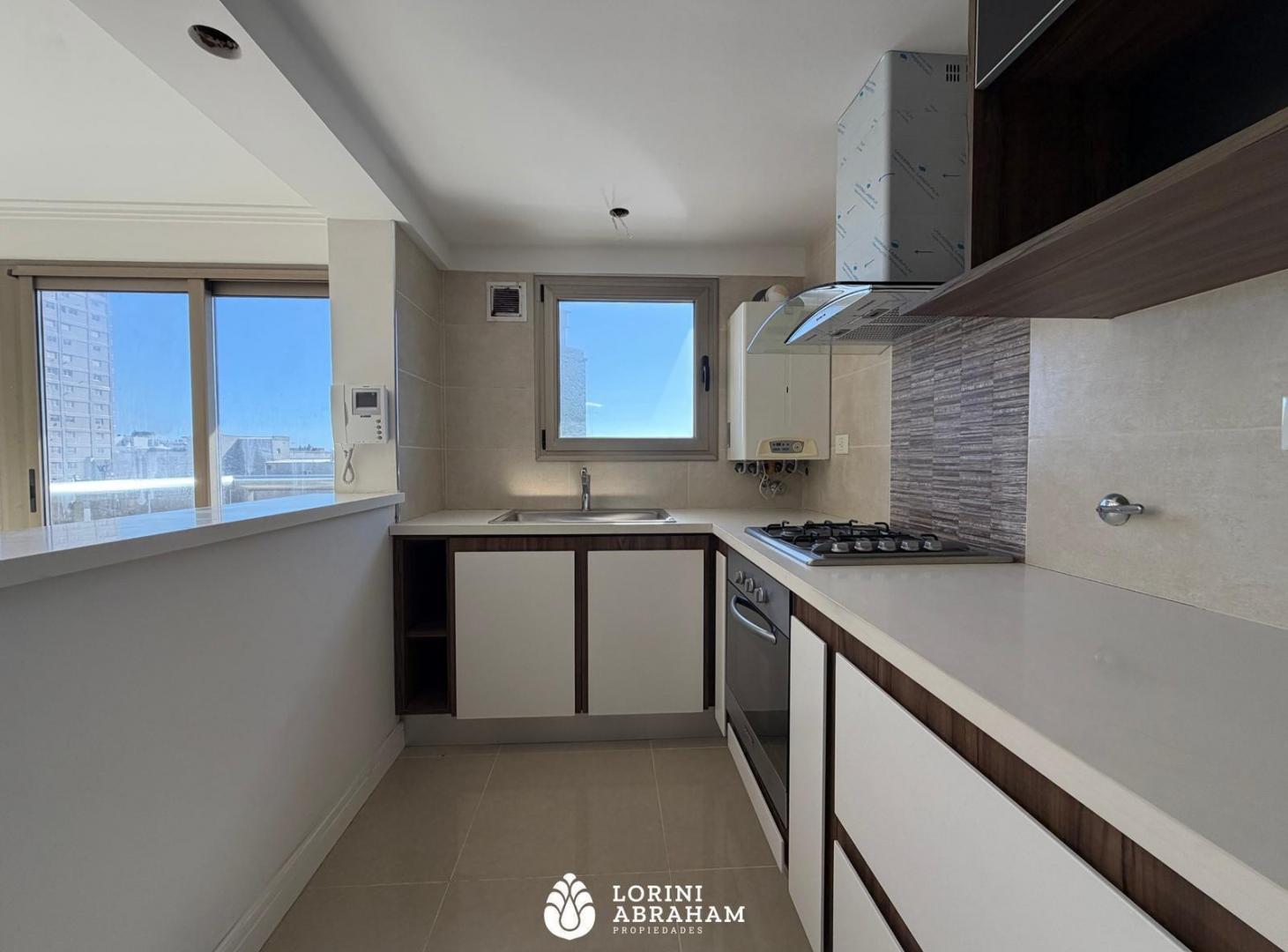 VENTA SEMIPISO 2 AMBIENTES CON BALCÓN LA PERLA