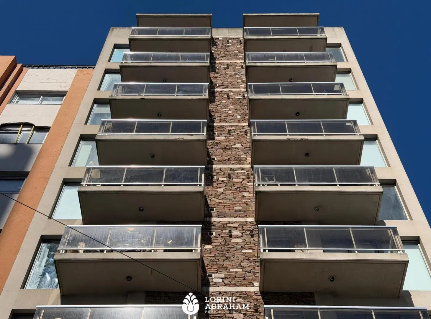 VENTA SEMIPISO 2 AMBIENTES CON BALCÓN LA PERLA 2
