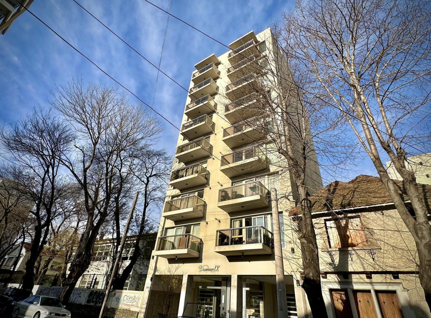 VENTA SEMIPISO 3 AMBIENTES CON COCHERA PLAZA MITRE