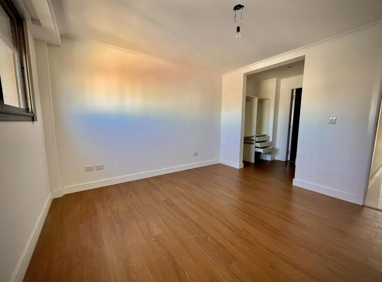VENTA SEMIPISO 3 AMBIENTES CON COCHERA PLAZA MITRE 4