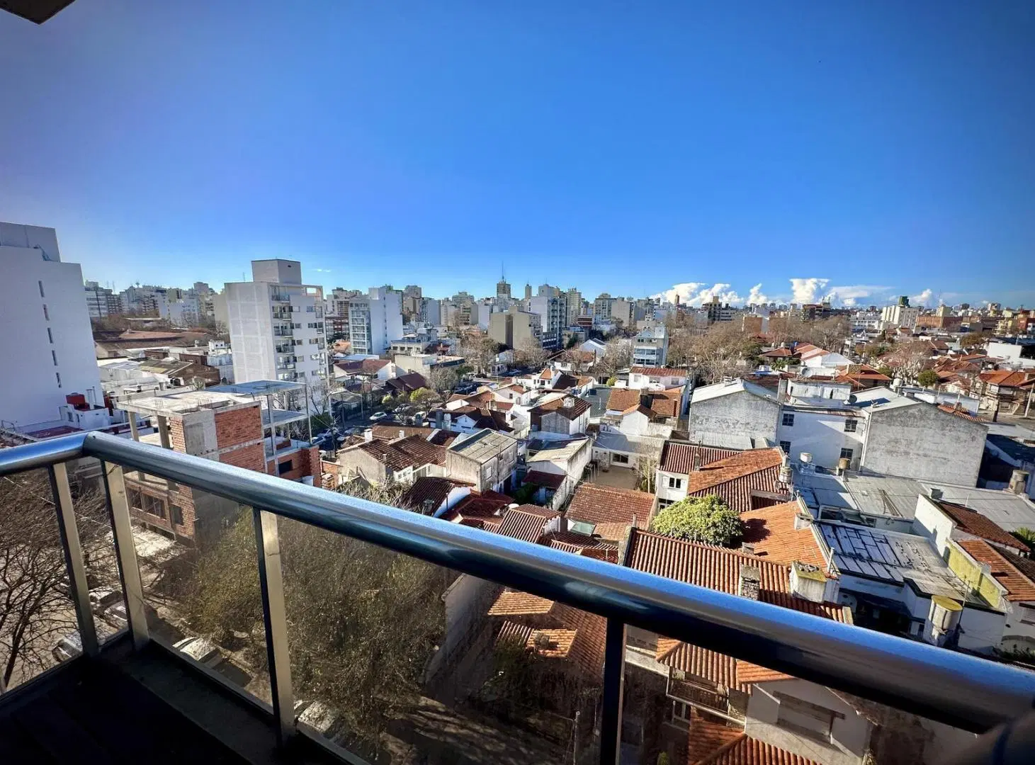 VENTA SEMIPISO 3 AMBIENTES A ESTRENAR C/ COCHERA PLAZA MITRE 8