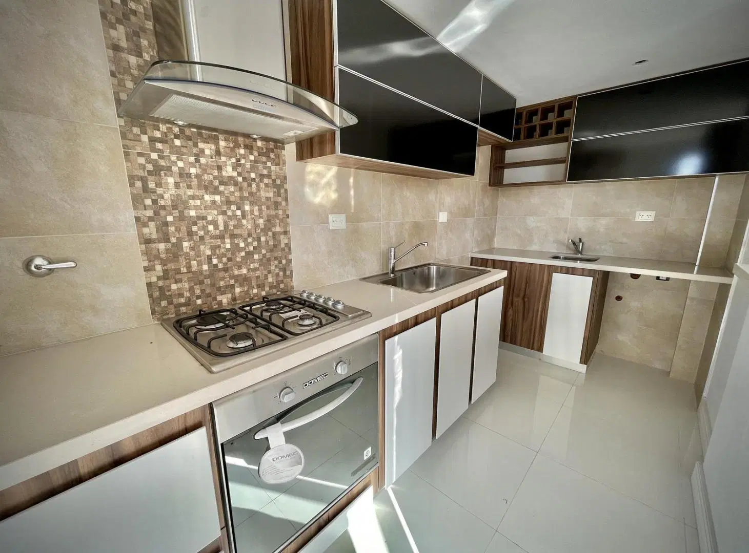 VENTA SEMIPISO 3 AMBIENTES A ESTRENAR C/ COCHERA PLAZA MITRE 4