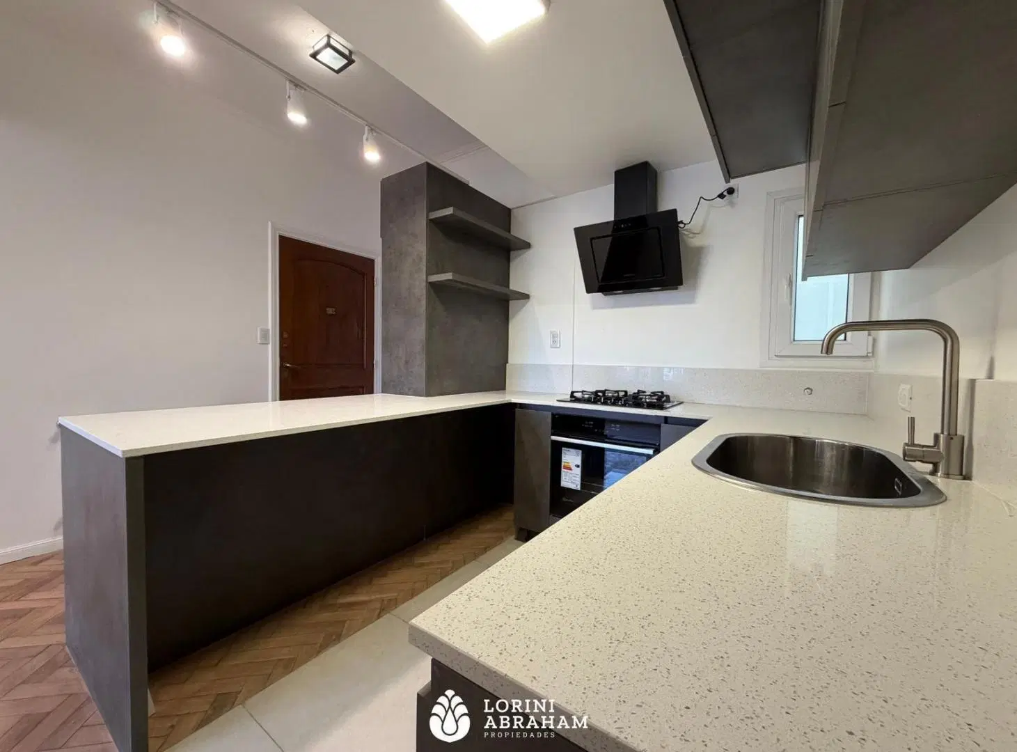 VENTA DEPARTAMENTO 4 AMBIENTES C/DEPENDENCIA ZONA PLAZA MITRE 2