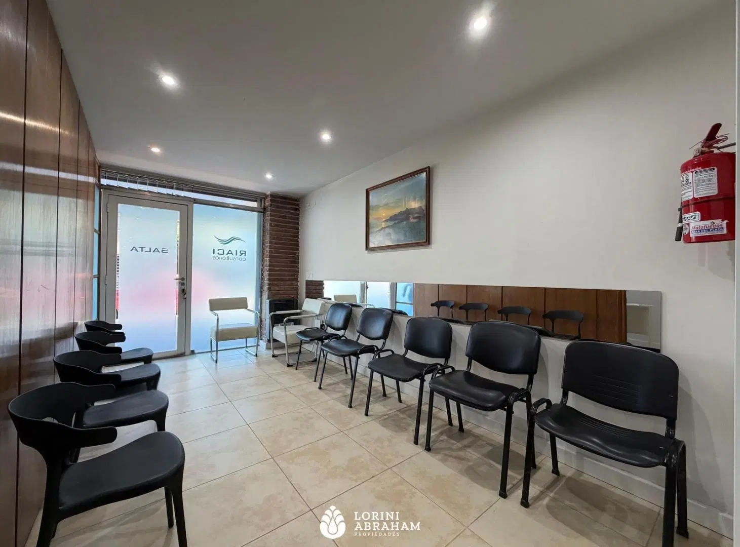 VENTA LOCAL APTO PROFESIONAL BARRIO LA PERLA 5