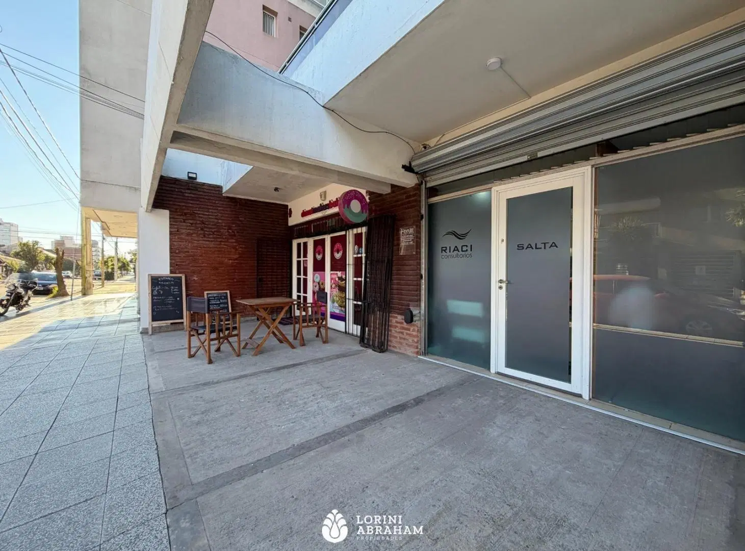 VENTA LOCAL APTO PROFESIONAL BARRIO LA PERLA 2