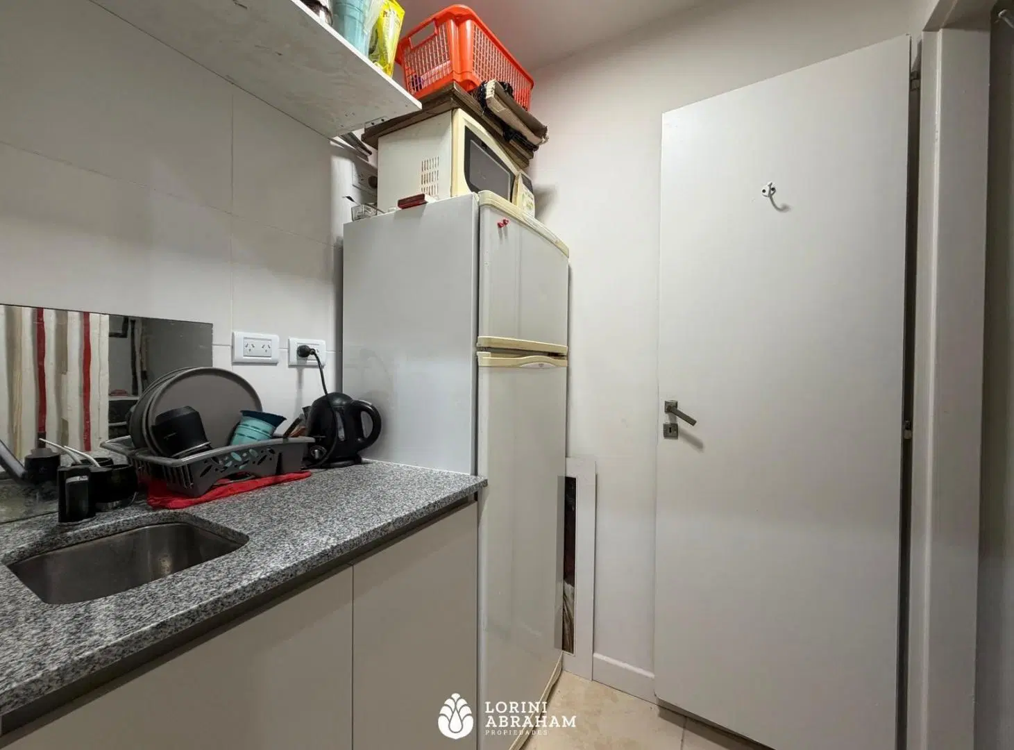 VENTA LOCAL APTO PROFESIONAL BARRIO LA PERLA 4