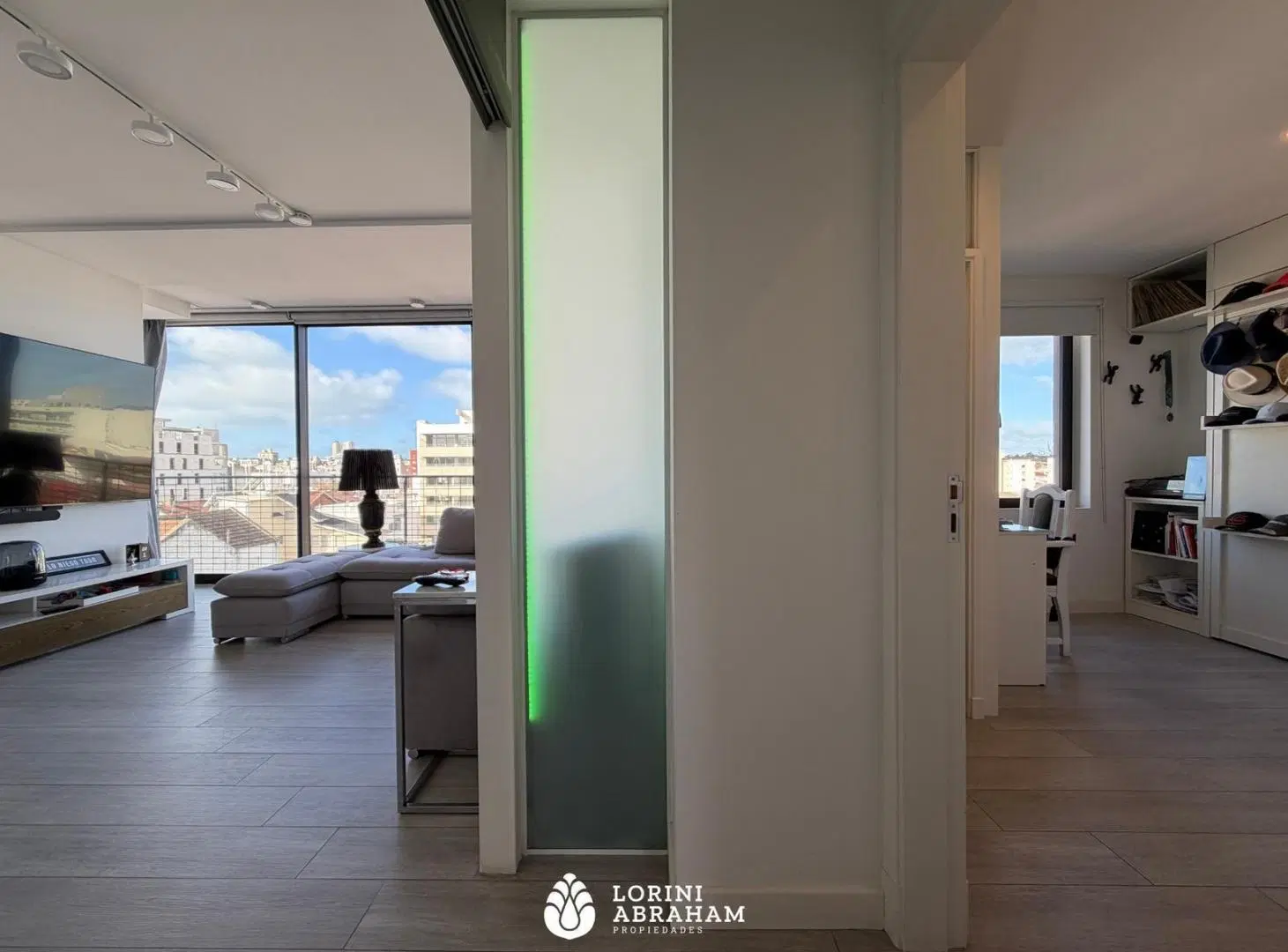 VENTA EXCELENTE SEMIPISO 4 AMB. C/ COCHERA Y BAULERA BARRIO CHAUVIN 8