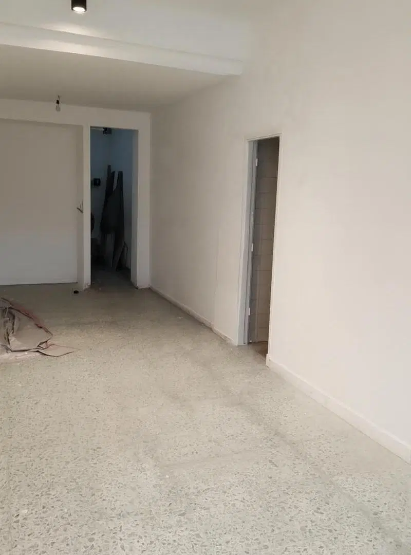 VENTA LOCAL SOBRE AV. CARLOS TEJEDOR ZONA PARQUE LURO 4