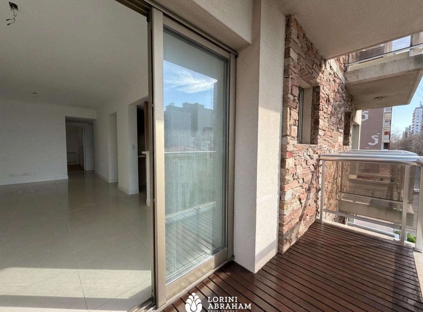 Foto de VENTA SEMIPISO 3 AMBIENTES CON COCHERA BARRIO LA PERLA, imagen 5