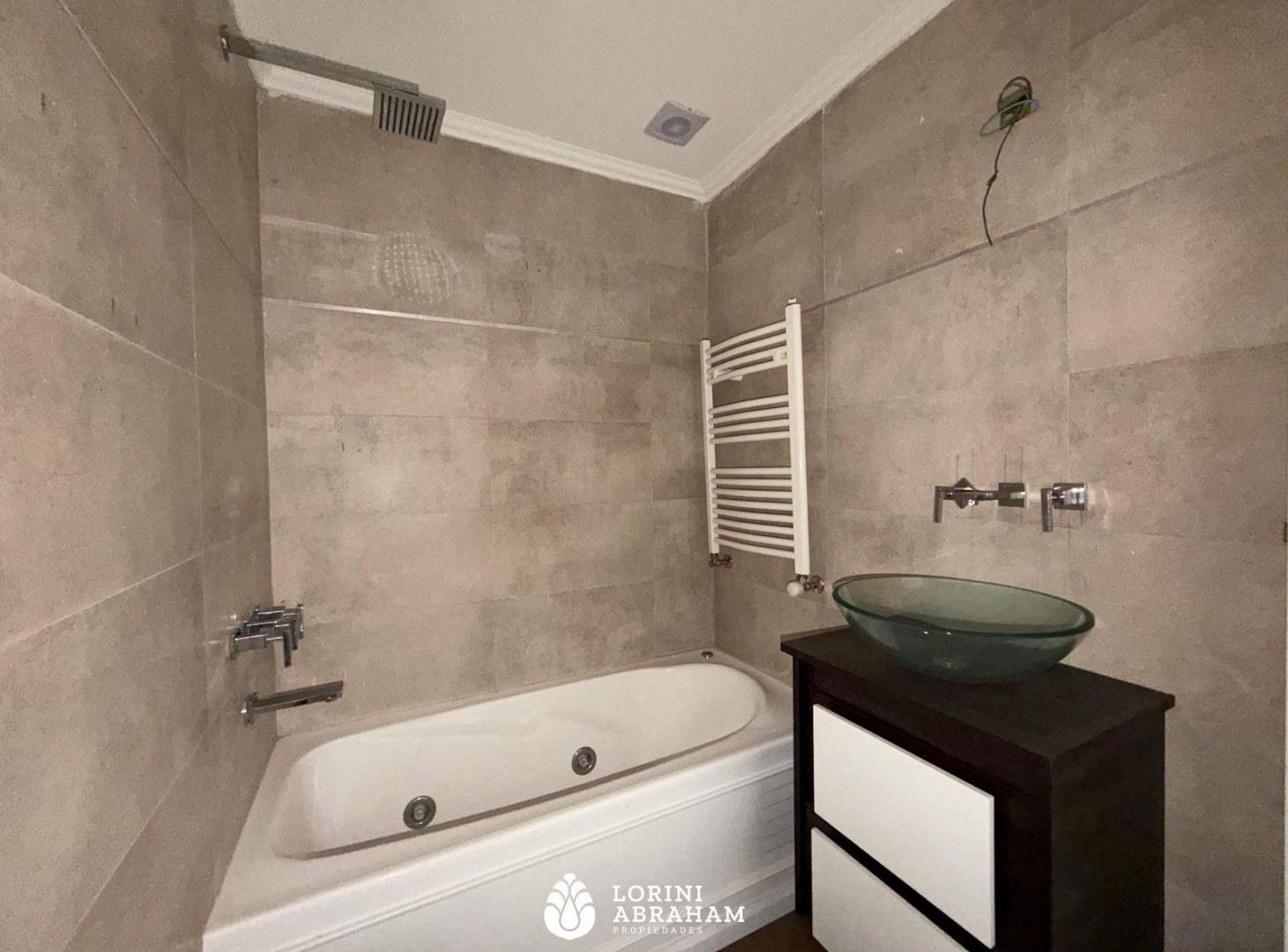 Foto de VENTA SEMIPISO 2 AMB. CON COCHERA ZONA PLAZA MITRE, imagen 4