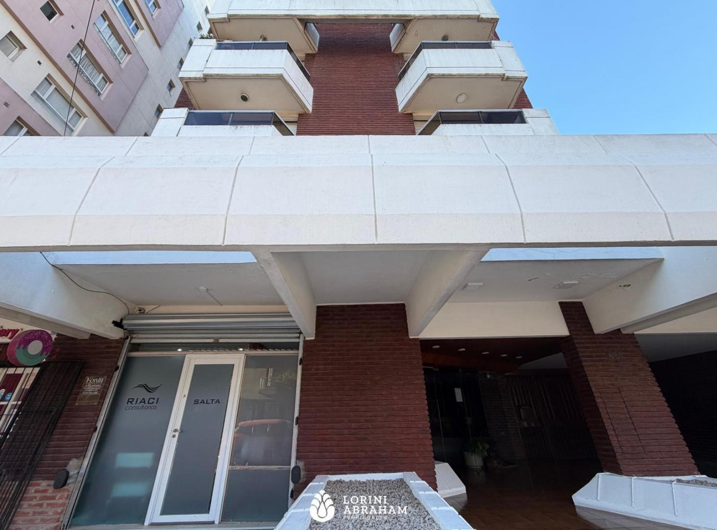 Foto de VENTA LOCAL APTO PROFESIONAL BARRIO LA PERLA, imagen 5