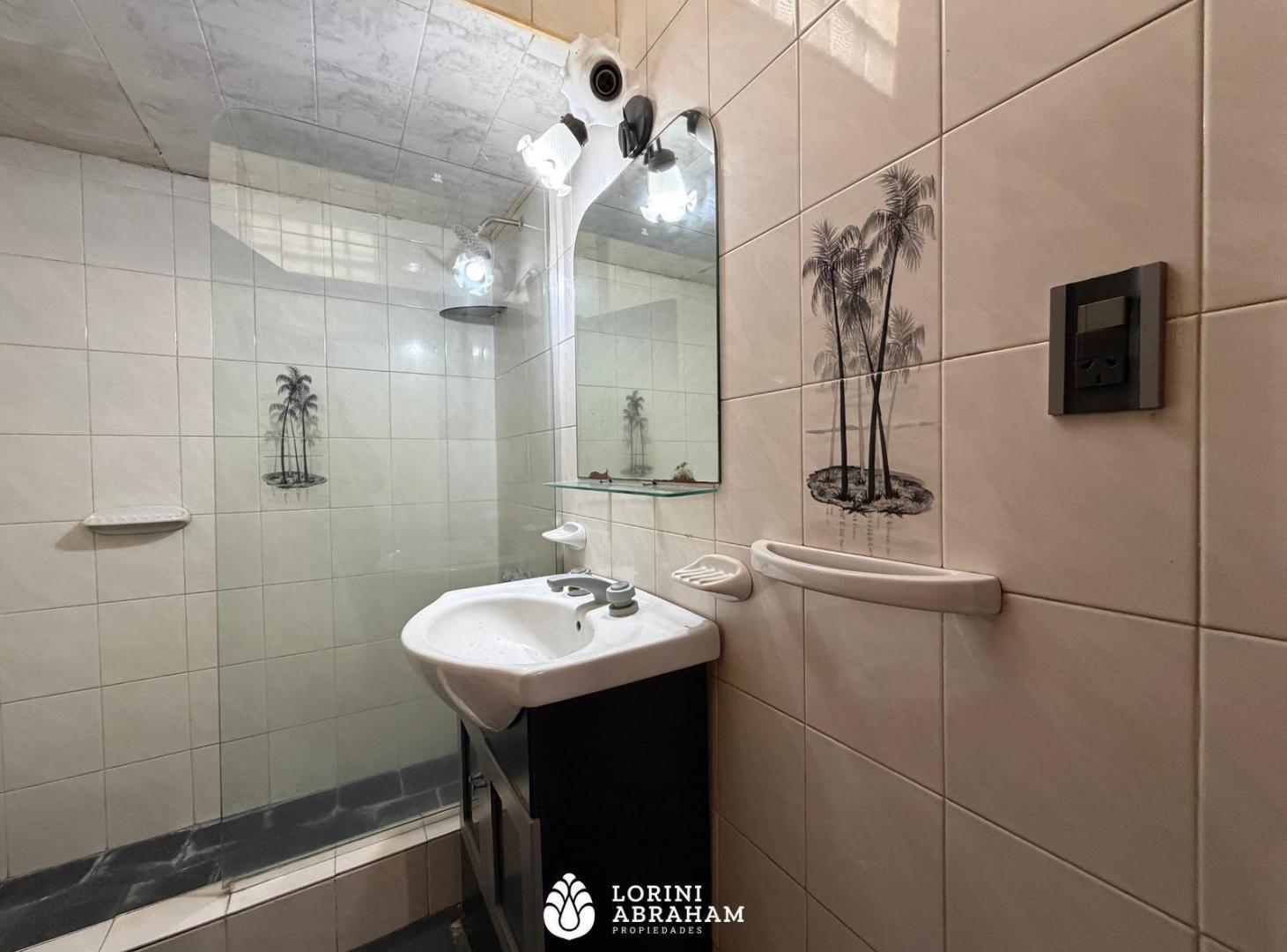 Foto de VENTA CASA 4 AMB. C/ GARAJE, QUINCHO Y JARDÍN BARRIO BOSQUE ALEGRE, imagen 4