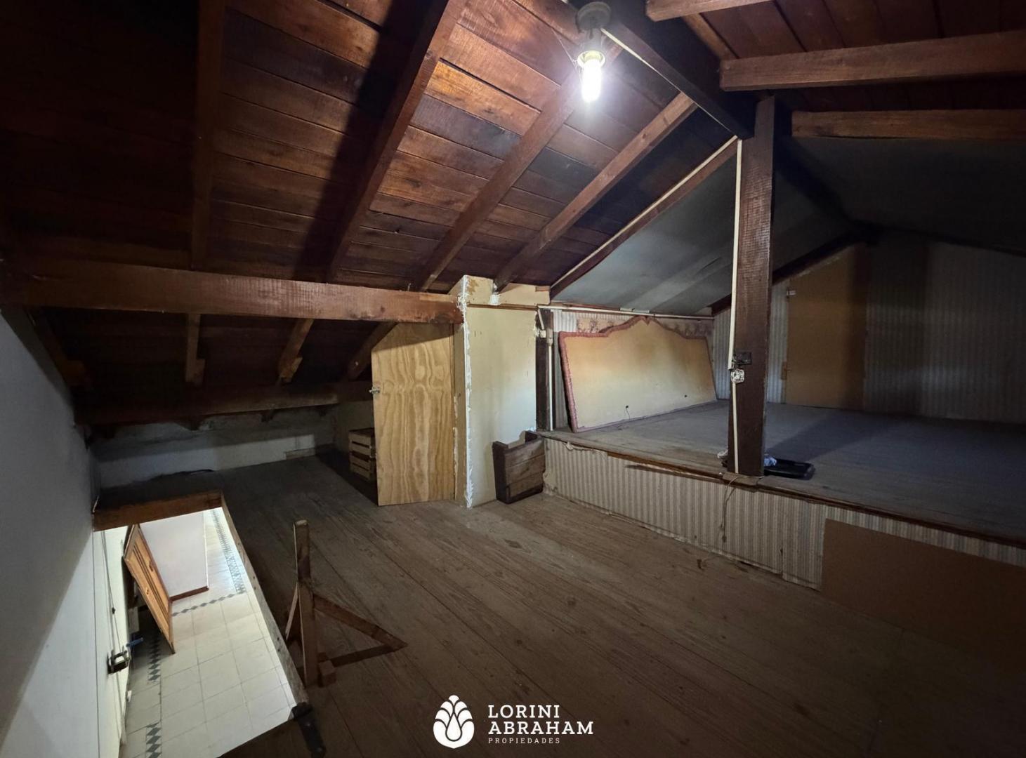 Foto de VENTA CASA 4 AMB. C/ GARAJE, QUINCHO Y JARDÍN BARRIO BOSQUE ALEGRE, imagen 5