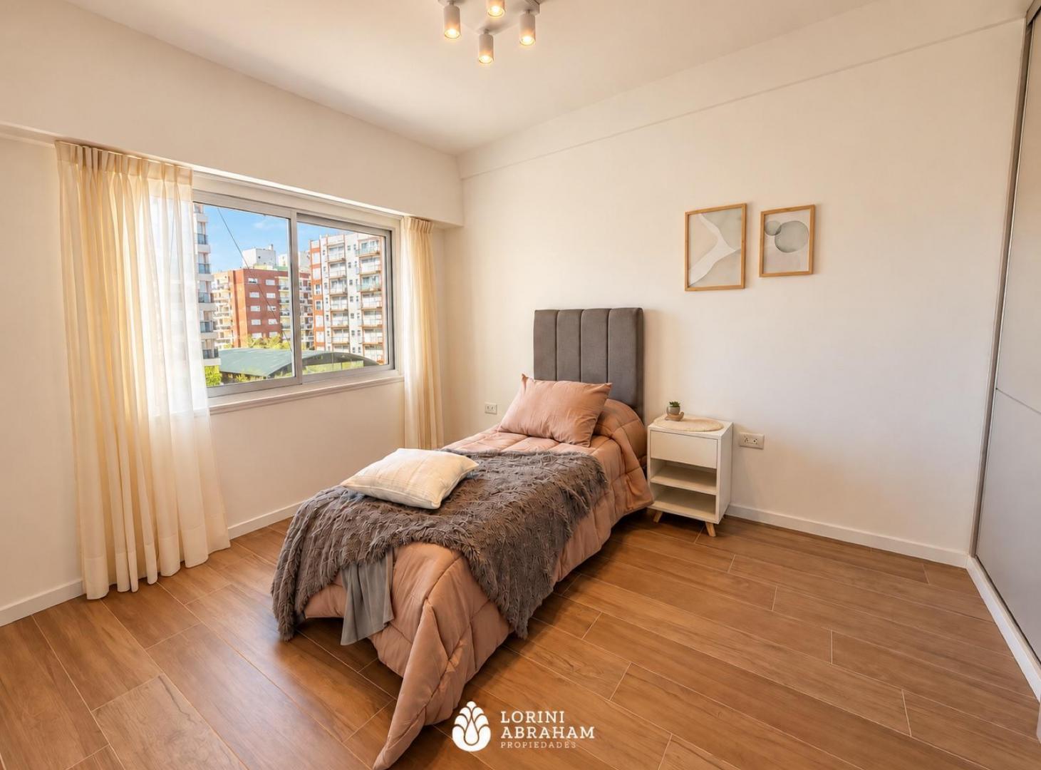 Foto de Venta departamento en semipiso reciclado. Barrio La Perla, imagen 3