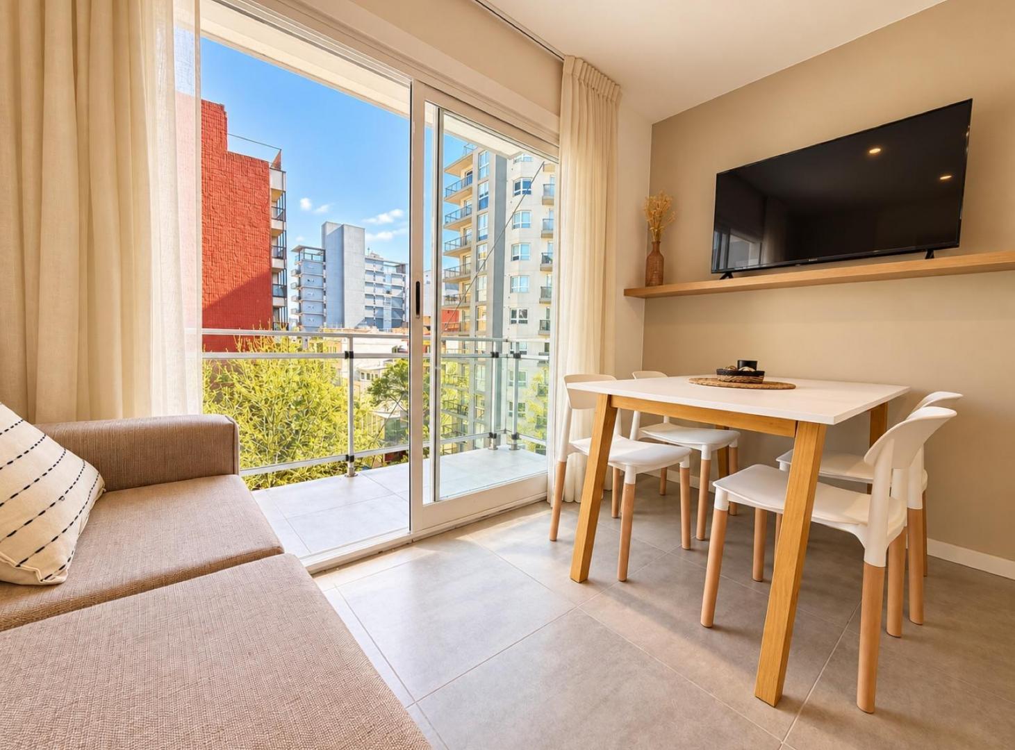 Foto de Venta departamento en semipiso reciclado. Barrio La Perla, imagen 1