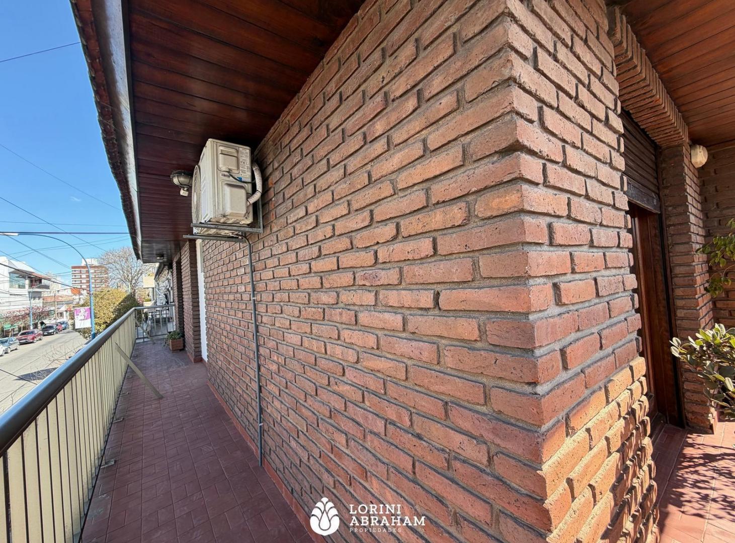 Foto de Venta casa en planta alta 3 mabientes barrio San Juan, imagen 1