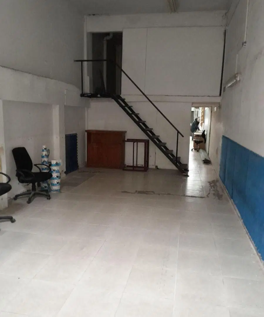 P H LOCAL 128 M2 TOTALES--C/ ENTRE PISO --BUEN ESTADO-- --SIN EXPENSAS-----
ZONA OULET----- 3