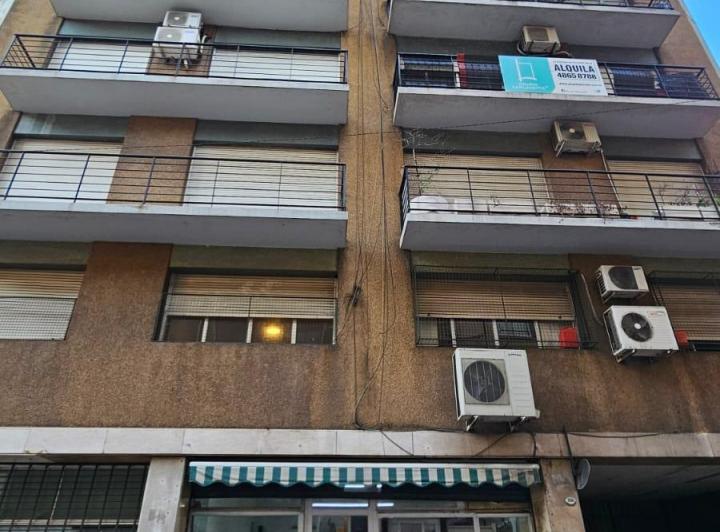 LOCAL COMERCIAL - 110 M2 - MICROCENTRO