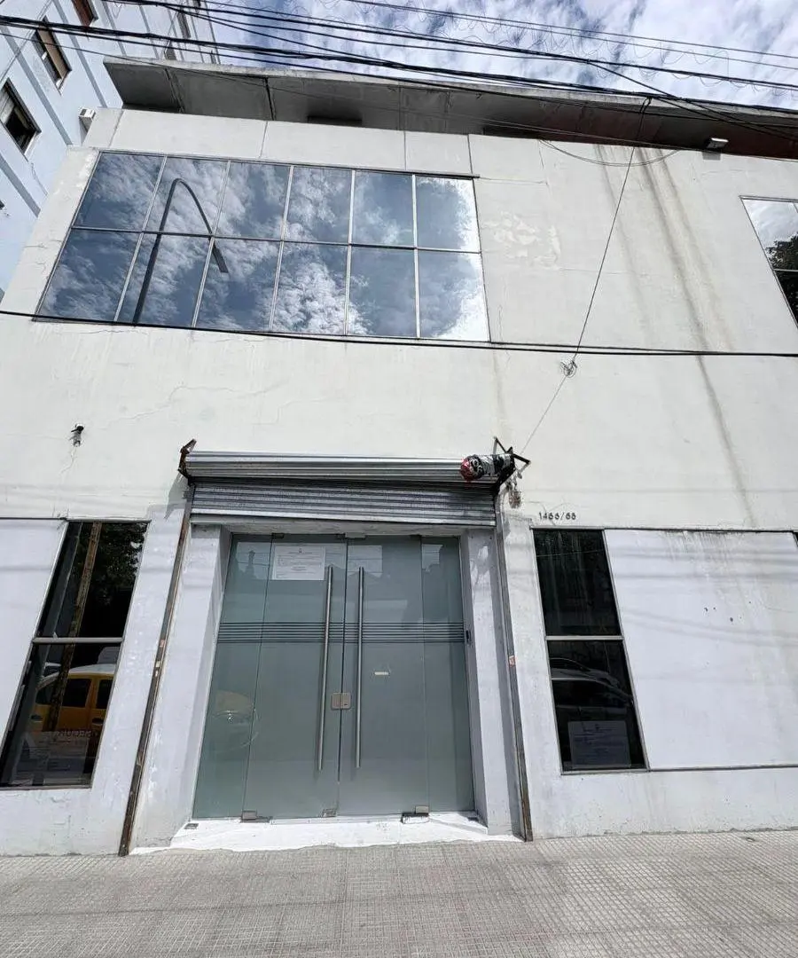 EXCELENTE LOCAL DE 2000M2 2