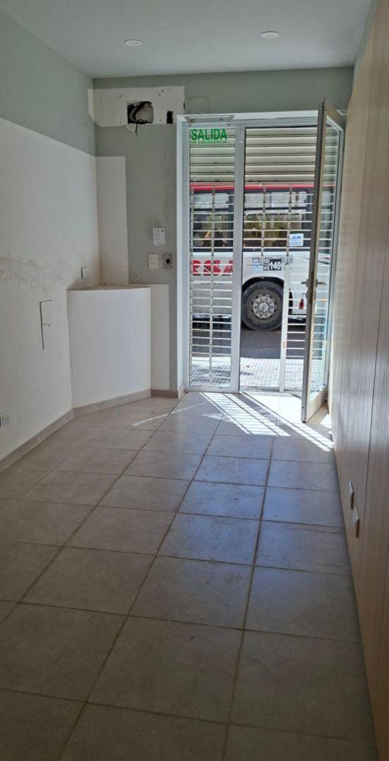 Foto de LOCAL COMERCIAL - OFICINAS - SHOWROOM - DEPOSITO, imagen 2