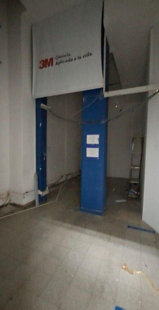 Foto de EXCEPCIONAL LOCAL COMERCIAL - AV CORDOBA 2300 - RECOLETA, imagen 5