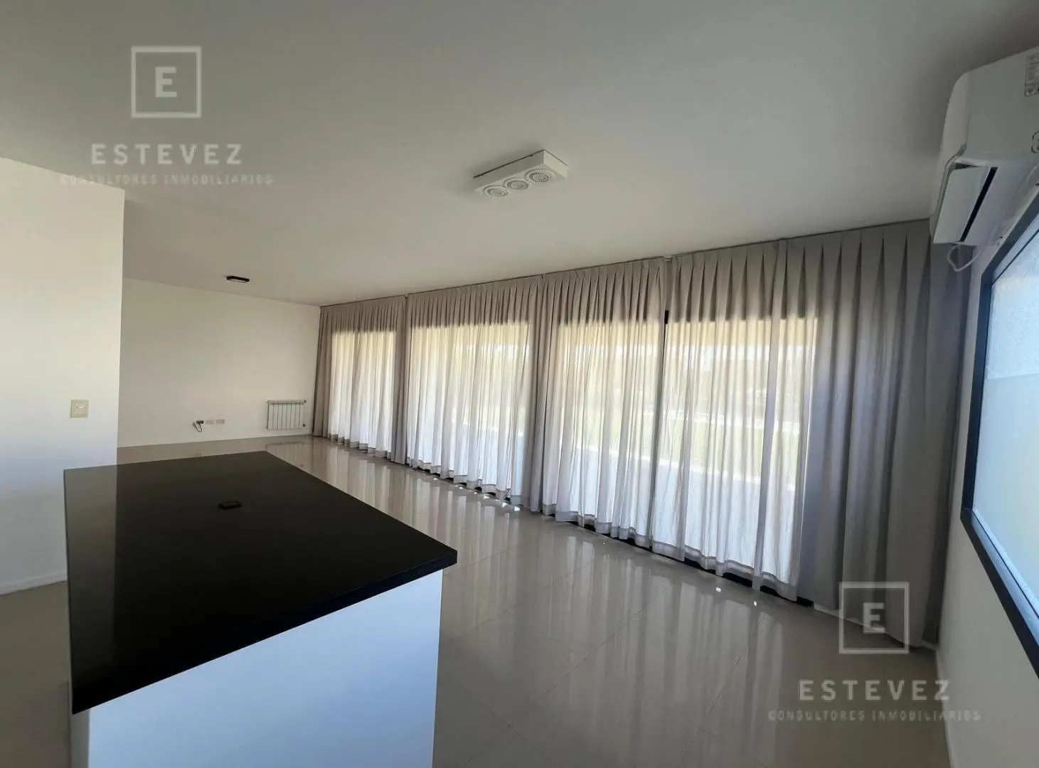 Casa en venta a la laguna, Barrio Cerrado, Escobar, GBA Norte 2
