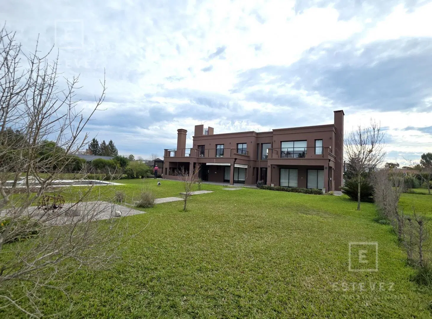 Casa de 4 dormitorios y dependencia en venta, pileta, Barrio Cerrado, Escobar, G.B.A. Zona Norte 4