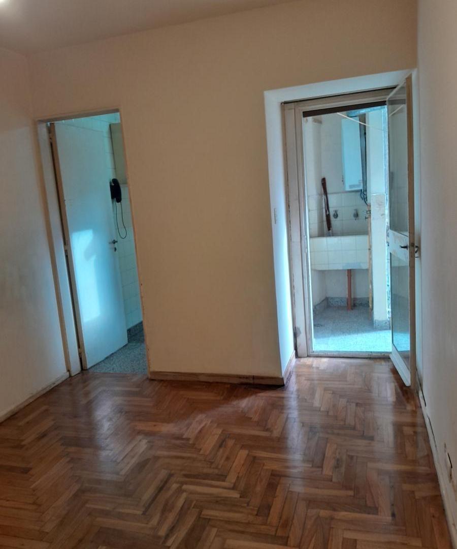 Foto de Departamento DE 2 AMB EN PARQUE CHACABUCO, imagen 1