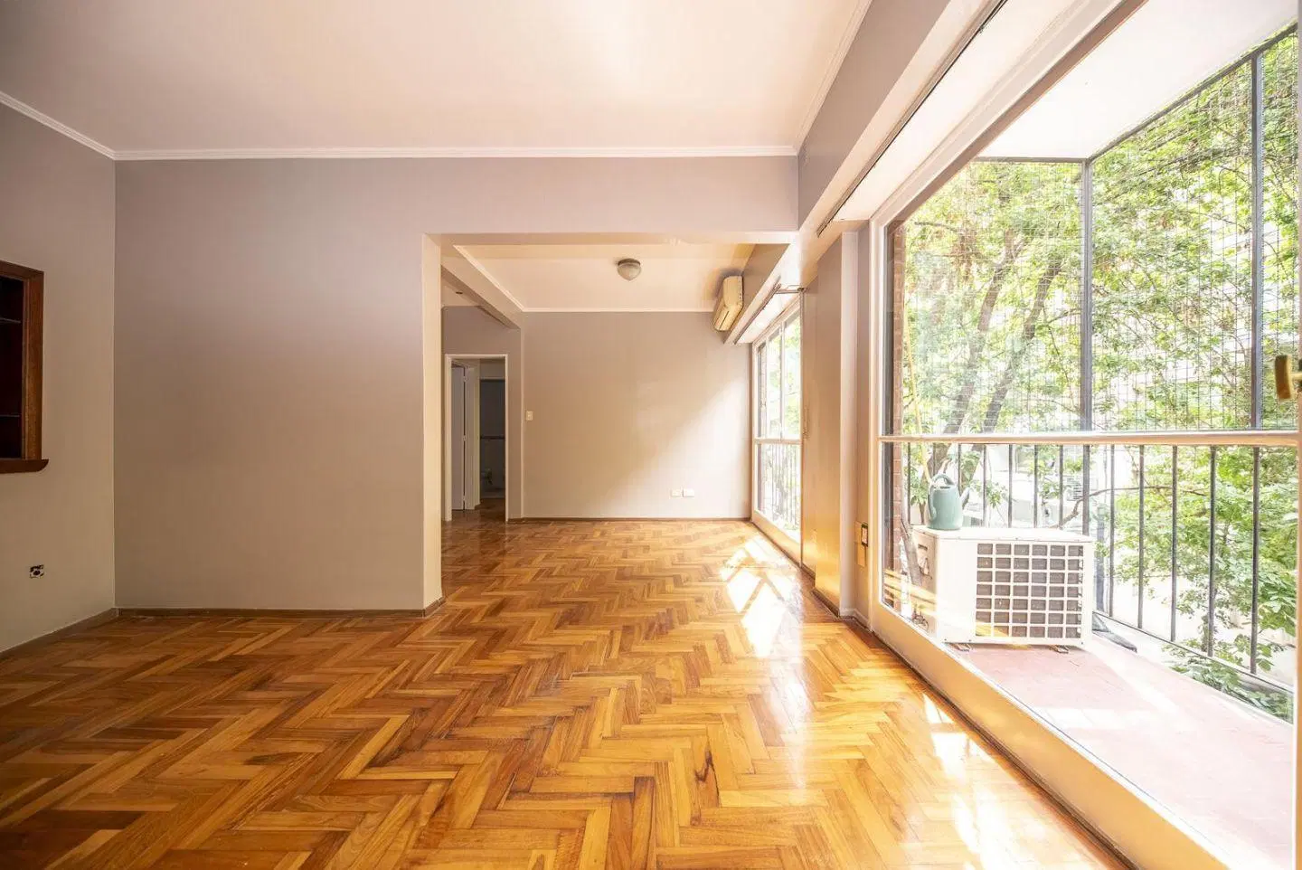 3 Ambientes al frente con balcón -  Living y comedor - Excelente estado 5
