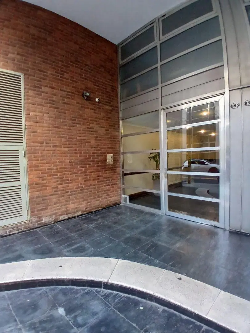 Departamento 2 ambientes 0 dormitorios. | MONTEVIDEO al 900 2