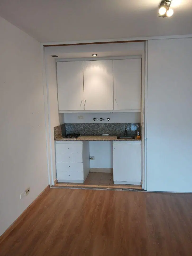Oficina . | MONTEVIDEO al 900 8
