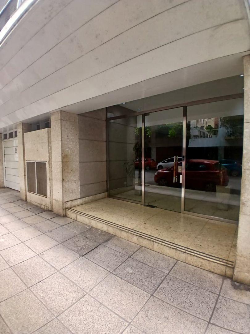 Foto de BELGRANO "R": MONOAMBIENTE DIVISIBLE CON AMPLIO PLACARD Y COCINA, imagen 1