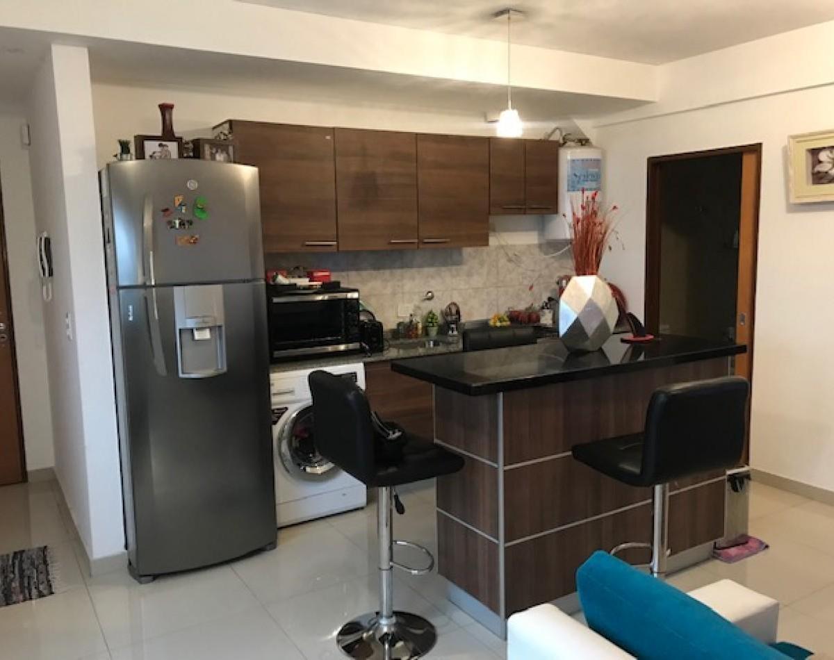Departamento 2 Ambientes con Cochera en Excelente Estado 4
