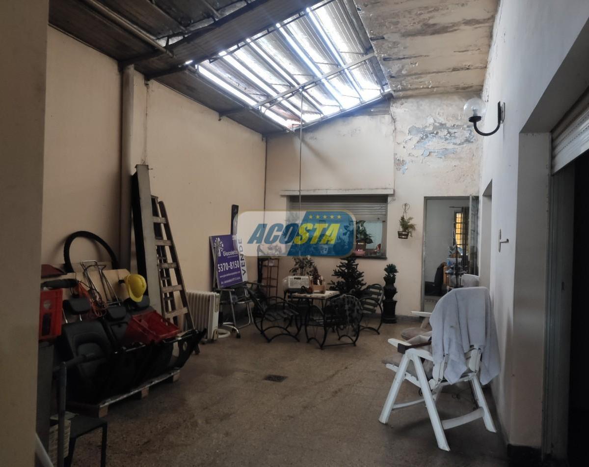 Casa 4 Ambientes a Reciclar con Garaje, Patio y Terraza 5