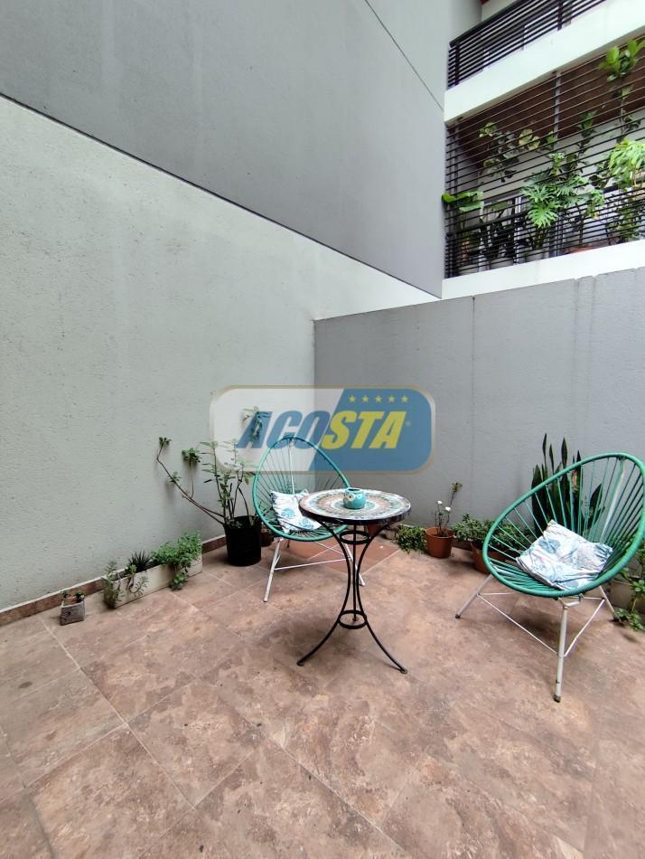Departamento 2 Amb con Patio, Sobre Av J. B Alberdi 3